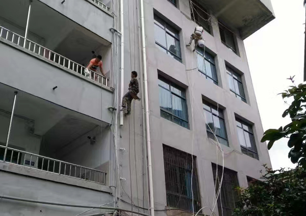 落水管加固